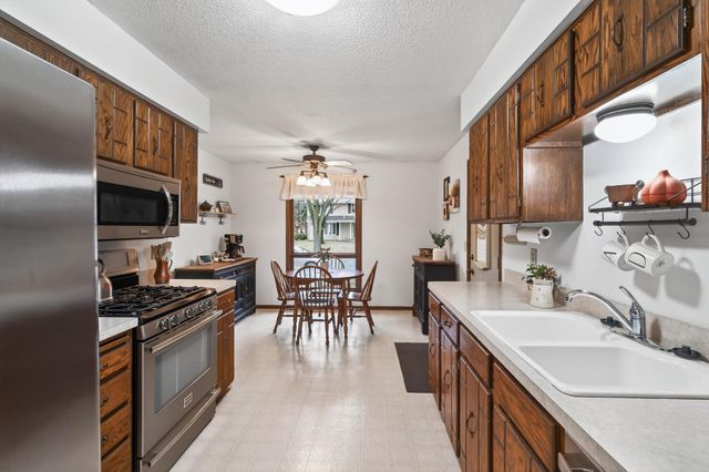 10156 Pilgrim Lane N, Maple Grove, MN 55369