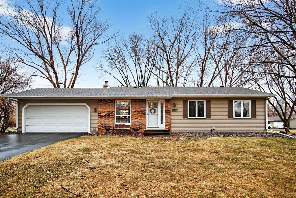 10156 Pilgrim Lane N, Maple Grove, MN 55369