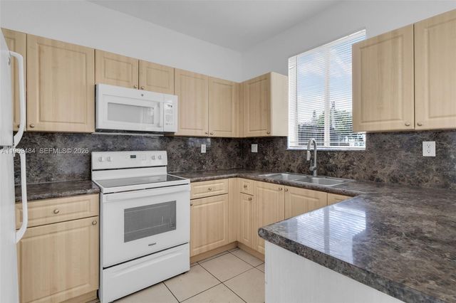 2818 SE 16th Ave 118, Homestead, FL 33035