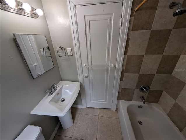 520 11TH AVENUE N Apartment 1, St Petersburg, FL 33701