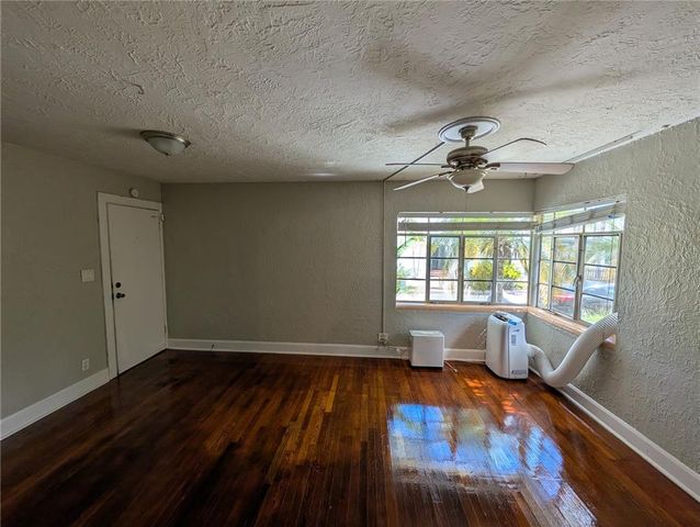 520 11TH AVENUE N Apartment 1, St Petersburg, FL 33701