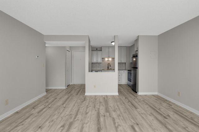 66 9th Street E 1305, Saint Paul, MN 55101