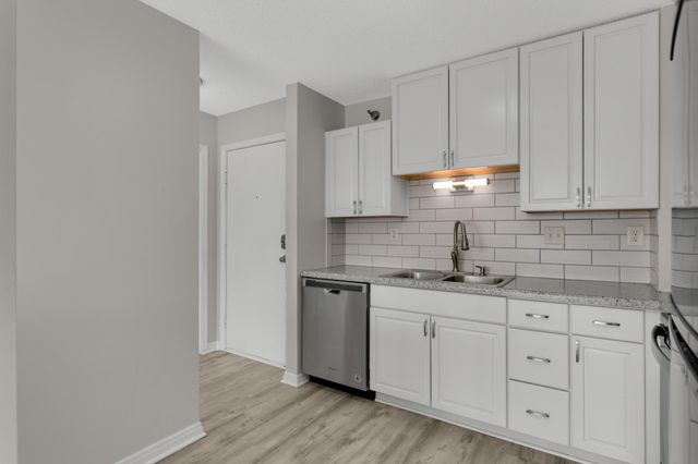 66 9th Street E 1305, Saint Paul, MN 55101