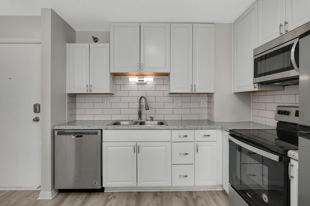 66 9th Street E 1305, Saint Paul, MN 55101