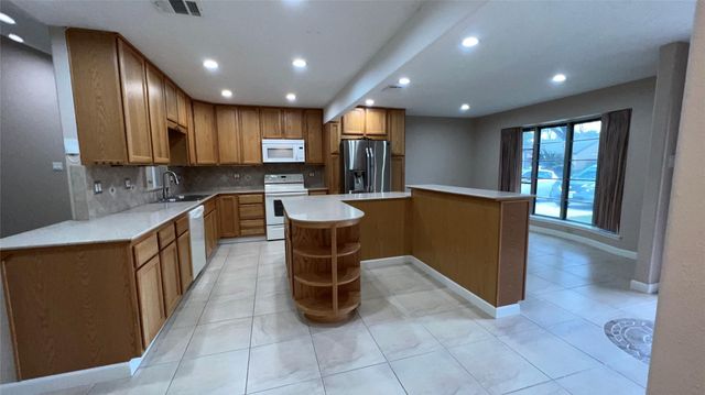 6615 Deer Ridge Lane, Houston, TX 77086