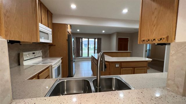 6615 Deer Ridge Lane, Houston, TX 77086