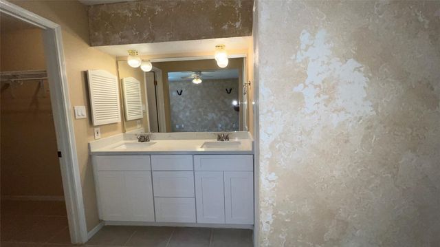 6615 Deer Ridge Lane, Houston, TX 77086