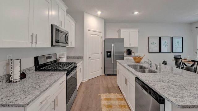 120 KIPLING DR, Oakland, TN 38060