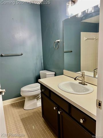 20478 Longwood Drive 30, Clinton Township, MI 48038
