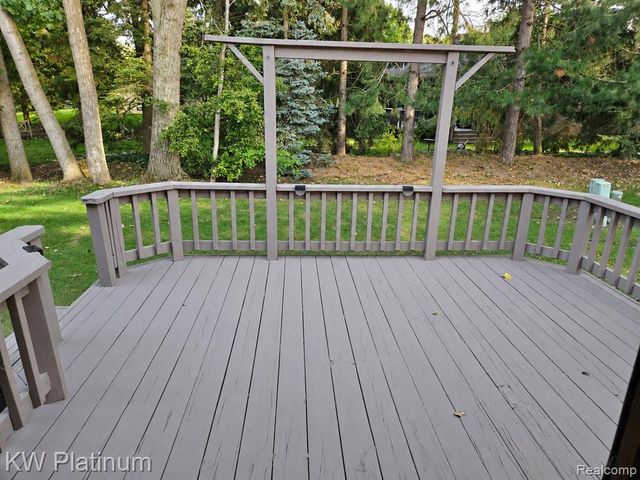 20478 Longwood Drive 30, Clinton Township, MI 48038