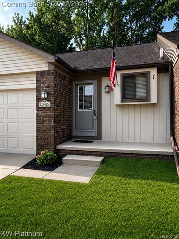 20478 Longwood Drive 30, Clinton Township, MI 48038