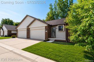20478 Longwood Drive 30, Clinton Township, MI 48038
