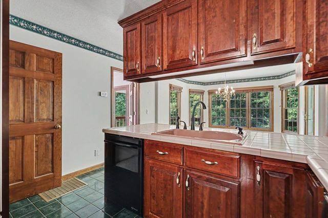 93 Lori Lane, Blairsville, GA 30512