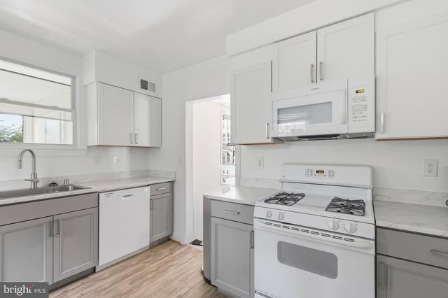 305 W DIAMOND AVE, Gaithersburg, MD 20877