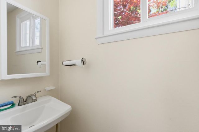 305 W DIAMOND AVE, Gaithersburg, MD 20877