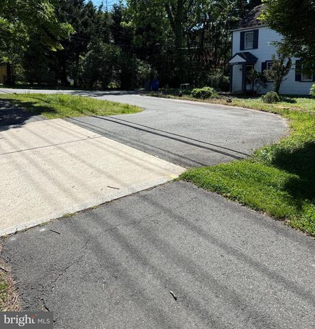 305 W DIAMOND AVE, Gaithersburg, MD 20877