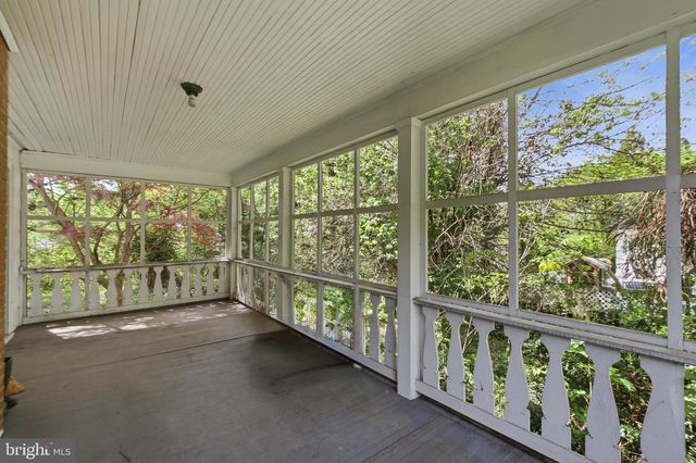 305 W DIAMOND AVE, Gaithersburg, MD 20877