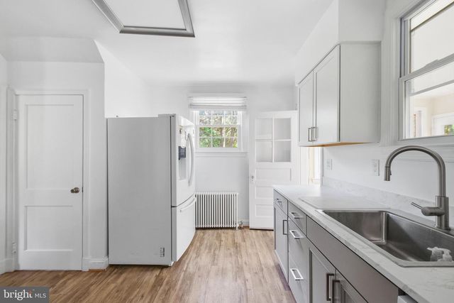 305 W DIAMOND AVE, Gaithersburg, MD 20877