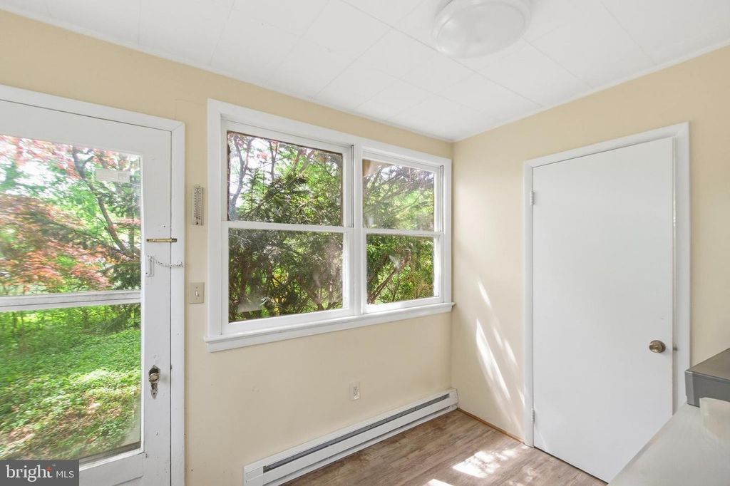 Image 14 of property listing at 305 W DIAMOND AVE, Gaithersburg, MD 20877