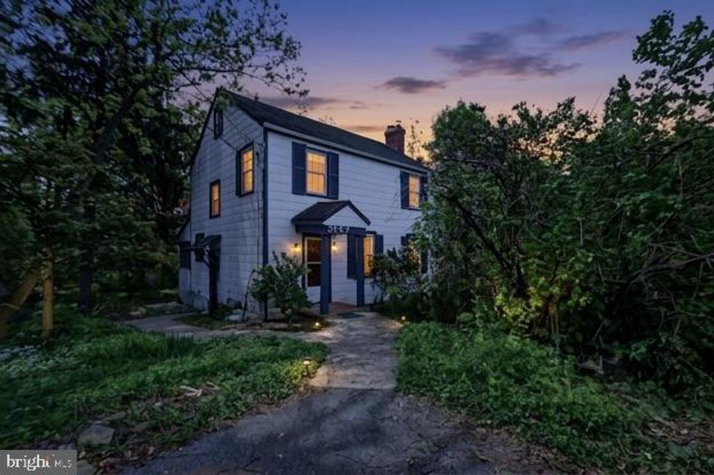 Image 3 of property listing at 305 W DIAMOND AVE, Gaithersburg, MD 20877