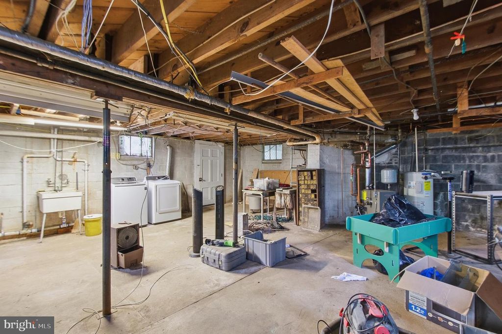 Image 30 of property listing at 305 W DIAMOND AVE, Gaithersburg, MD 20877