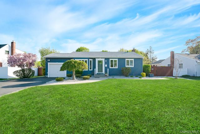 18 Byron Road, Commack, NY 11725