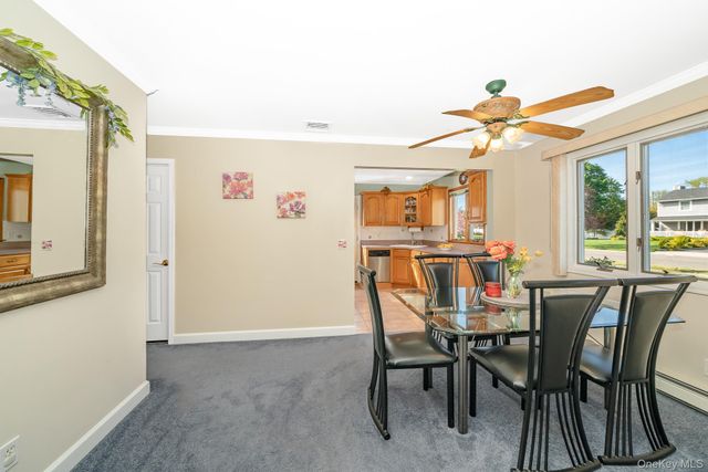 18 Byron Road, Commack, NY 11725