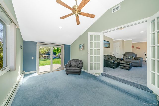 18 Byron Road, Commack, NY 11725