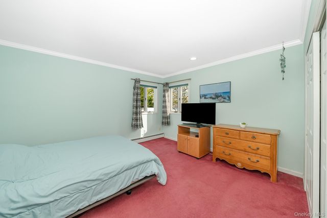 18 Byron Road, Commack, NY 11725