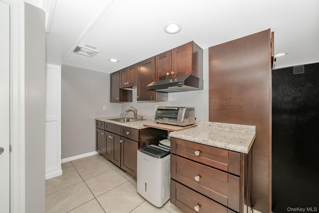 18 Byron Road, Commack, NY 11725