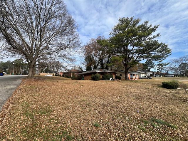 2090 Cherry Lane, Decatur, GA 30032