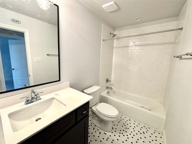 402 Sunset Lane, Fort Worth, TX 76114