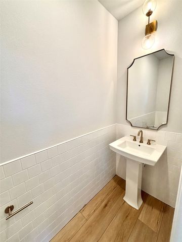 402 Sunset Lane, Fort Worth, TX 76114