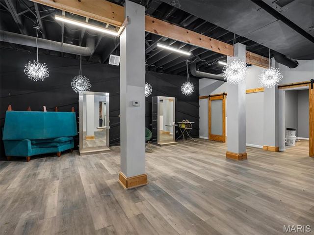 8808 Saint Charles Rock Road Road, St Louis, MO 63114