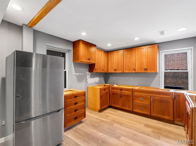 8808 Saint Charles Rock Road Road, St Louis, MO 63114