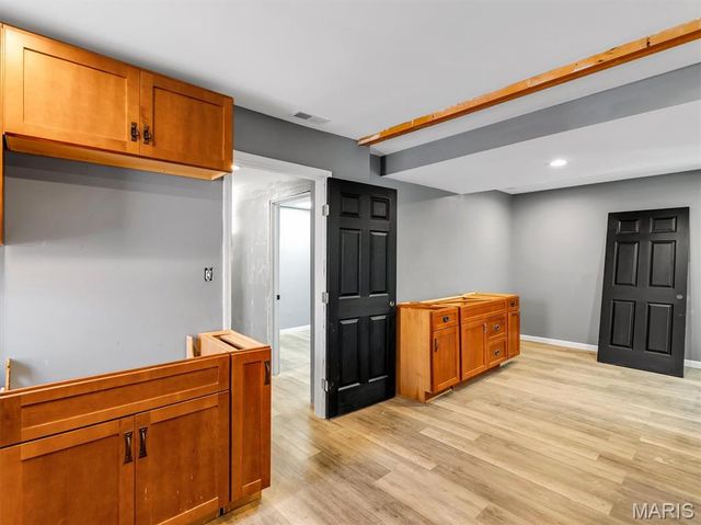 8808 Saint Charles Rock Road Road, St Louis, MO 63114