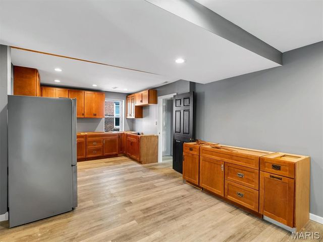 8808 Saint Charles Rock Road Road, St Louis, MO 63114