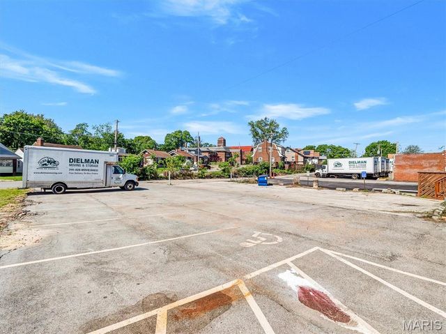 8808 Saint Charles Rock Road Road, St Louis, MO 63114
