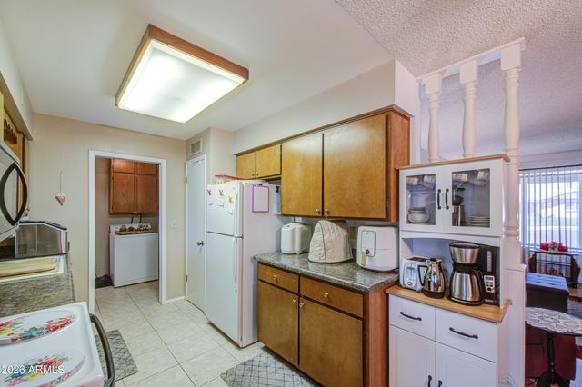 4023 E CLOVIS Circle, Mesa, AZ 85206