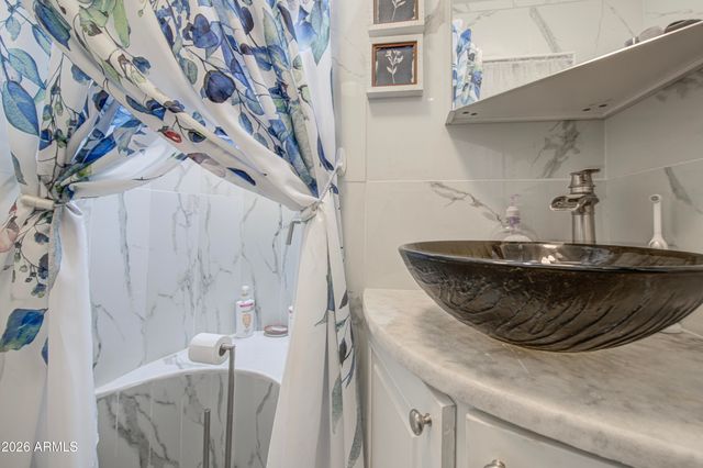 4023 E CLOVIS Circle, Mesa, AZ 85206