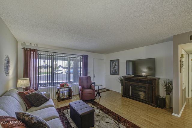 4023 E CLOVIS Circle, Mesa, AZ 85206