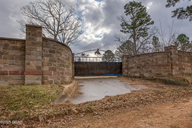 327 Pendergraft Road, Noel, MO 64854