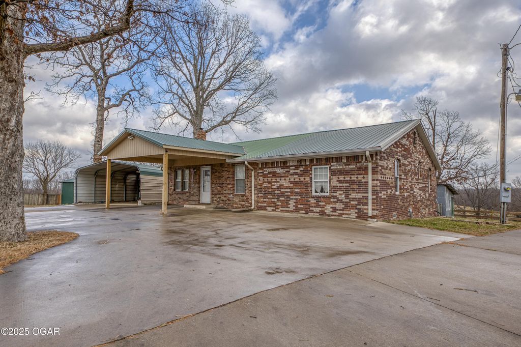 327 Pendergraft Road, Noel, MO 64854