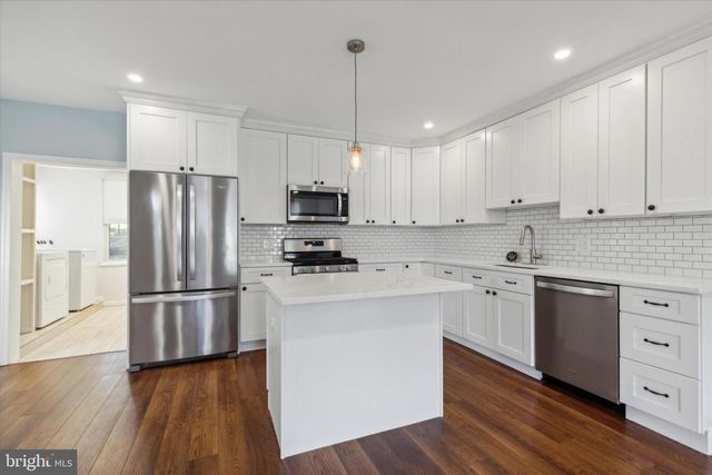 332 SPRING MILL AVE, Conshohocken, PA 19428