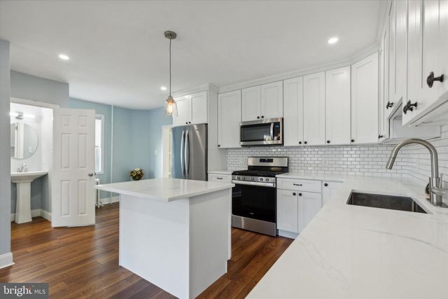 332 SPRING MILL AVE, Conshohocken, PA 19428