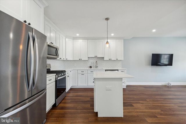332 SPRING MILL AVE, Conshohocken, PA 19428