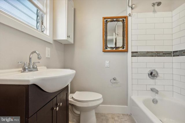 332 SPRING MILL AVE, Conshohocken, PA 19428