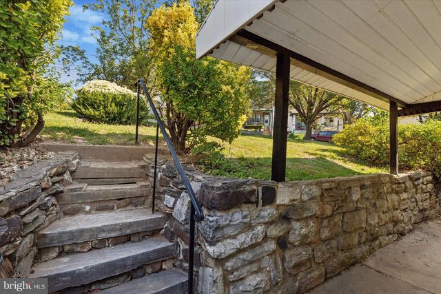 332 SPRING MILL AVE, Conshohocken, PA 19428