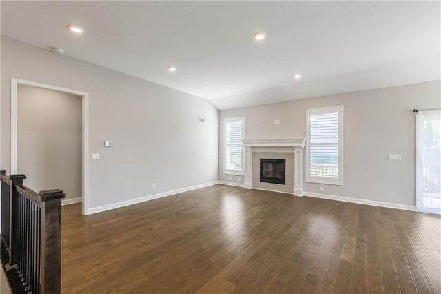 7495 NW Chambers Court, Parkville, MO 64152