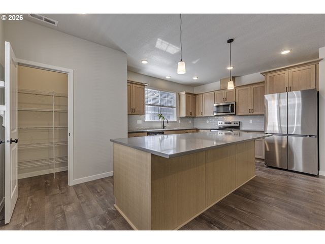 3382 Se BROOKWOOD Ave, Hillsboro, OR 97123